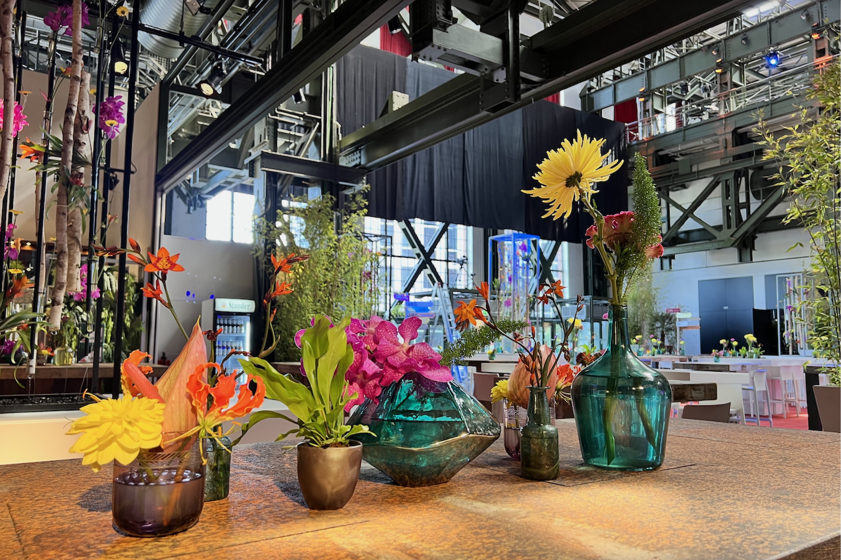 Blumen für Eventstyling - Blumenarrangement als Tischdeko für Events, Veranstaltungen, Galas, Feiern und Firmenfeste